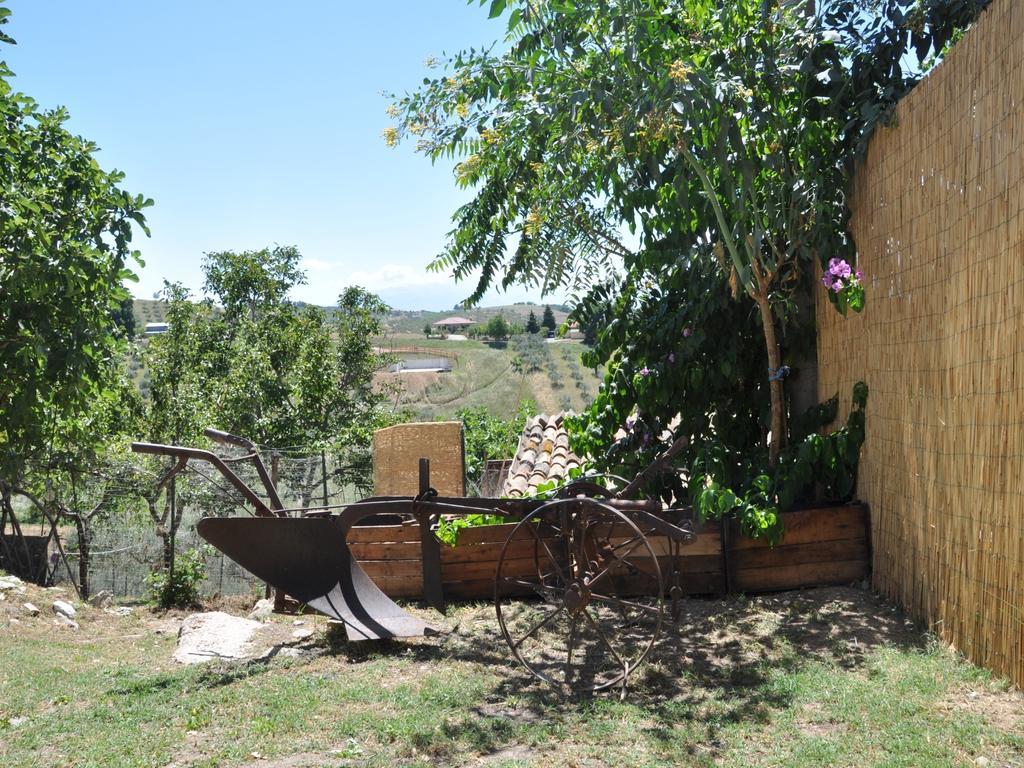 Maison d'hôtes Casa Dona' Penne Extérieur photo